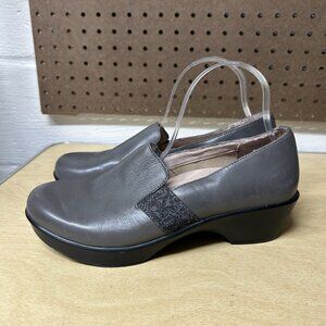 Dansko Jessica Gray Leather Slip On Clogs Comfort Shoe Women's Size 40/9.5-10 US